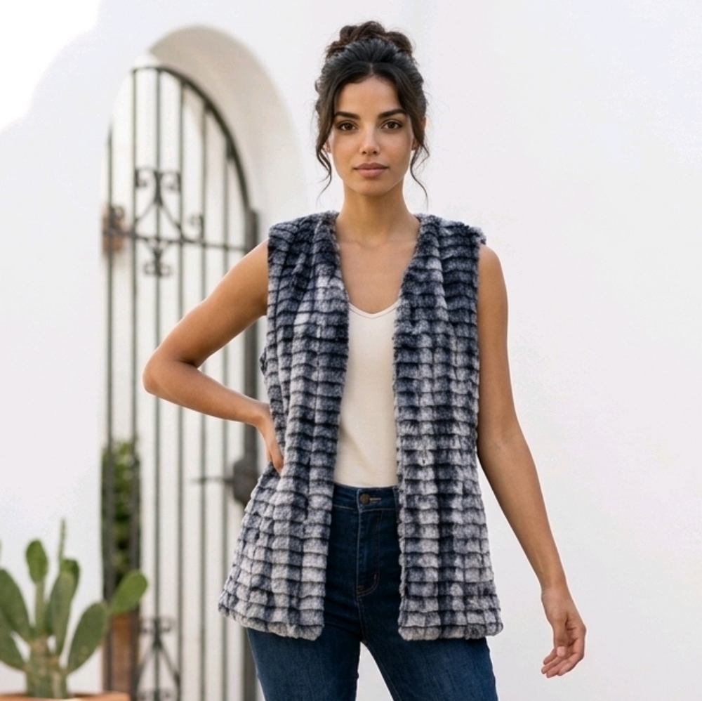 Womens Faux Fur Vest Silver Gray Chinchilla Style Open Front Layering Jacket M